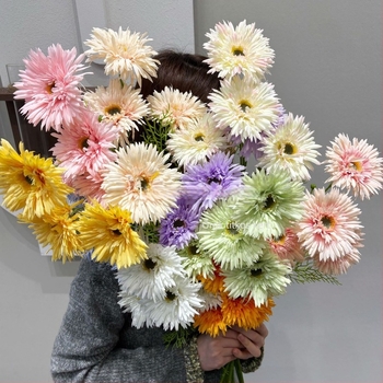 Négyfejű szatén művirágok: hibiszkusz, Francis krizantéma, margaréta, gerbera, napraforgó – esküvői és otthoni dekorációhoz