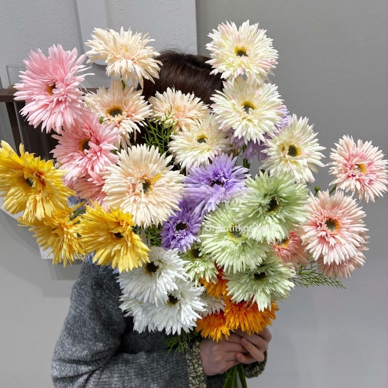 Négyfejű szatén művirágok: hibiszkusz, Francis krizantéma, margaréta, gerbera, napraforgó – esküvői és otthoni dekorációhoz