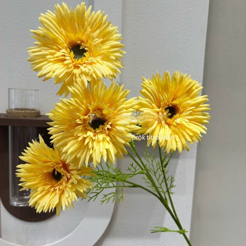 Négyfejű szatén művirágok: hibiszkusz, Francis krizantéma, margaréta, gerbera, napraforgó – esküvői és otthoni dekorációhoz