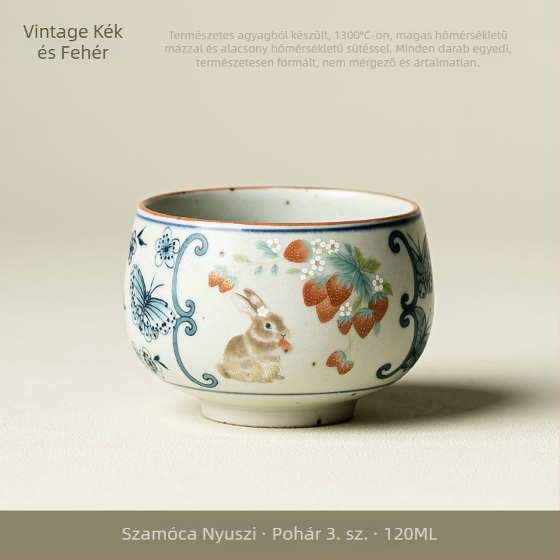 Japán stílusú retro kék-fehér nyuszis eper-teáscsésze, mesterteáscsésze, kóstoló teáscsésze, egyedi teáscsésze, vendég teáscsésze, kerámiából készült otthoni teáskészlet.