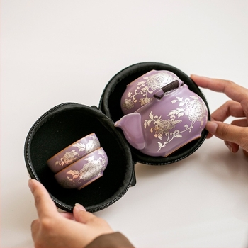 Porcelán Purple Ru Kiln teáskészlet ezüstös bevonattal és peónia mintával, kézben tartható, utazási teás készlet — egy teáskanna és három csésze