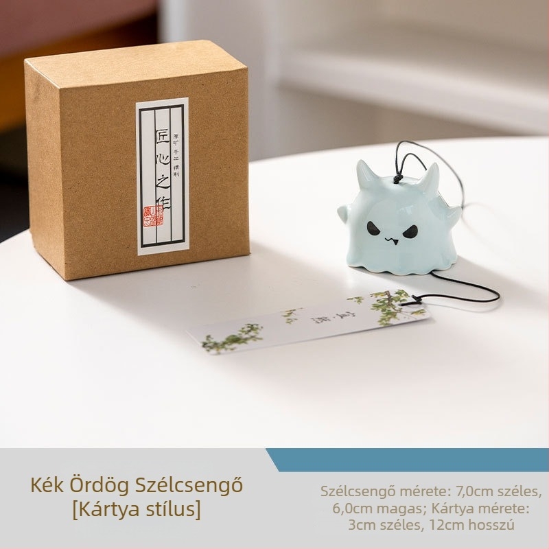 Japán stílusú kézzel készített kerámia szélcsengő karikatúra motívummal és fa feliratú medál – ajándék a kertbe