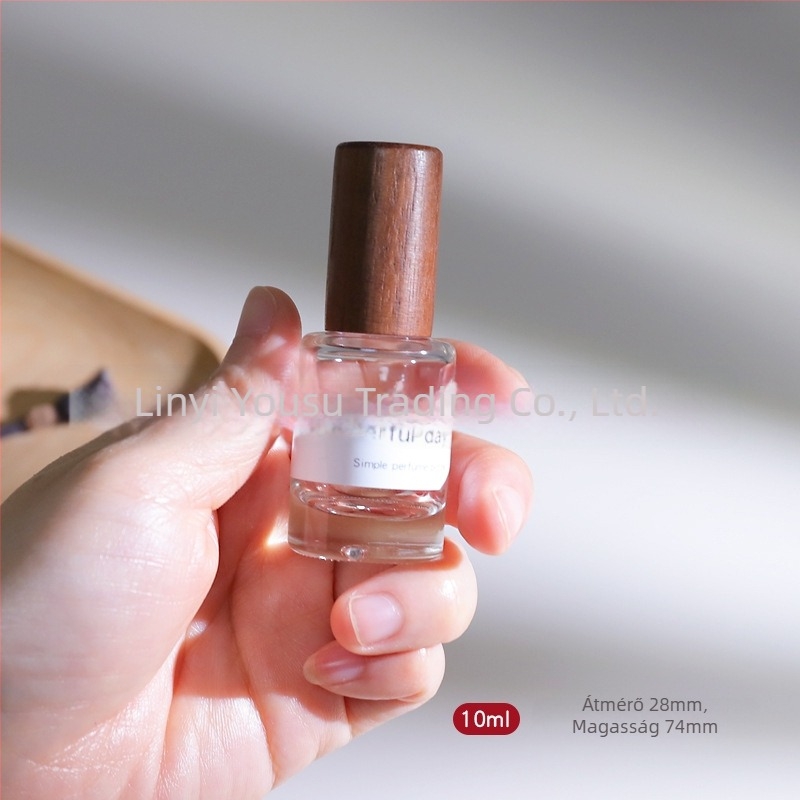 Üveges parfümös üveg 10 ml, fa kupakkal, szitanyomott logóval, finom permet