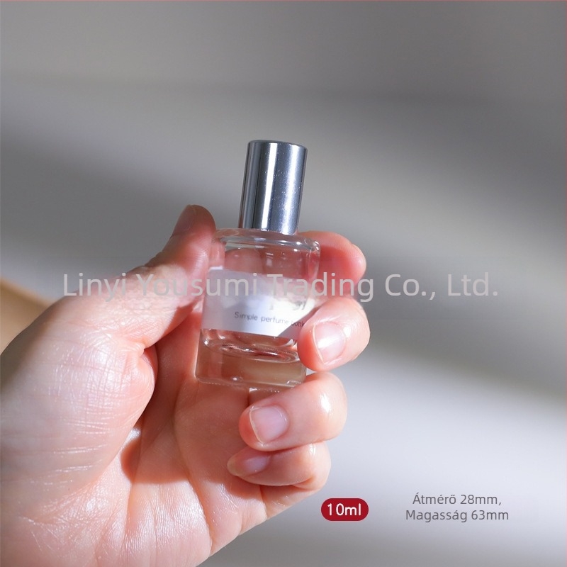 Üveges parfümös üveg 10 ml, fa kupakkal, szitanyomott logóval, finom permet