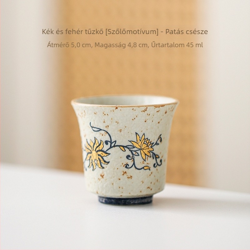 Kék‑fehér porcelán teáscsésze fekete tea számára, luxus, egy darab személyes használatra