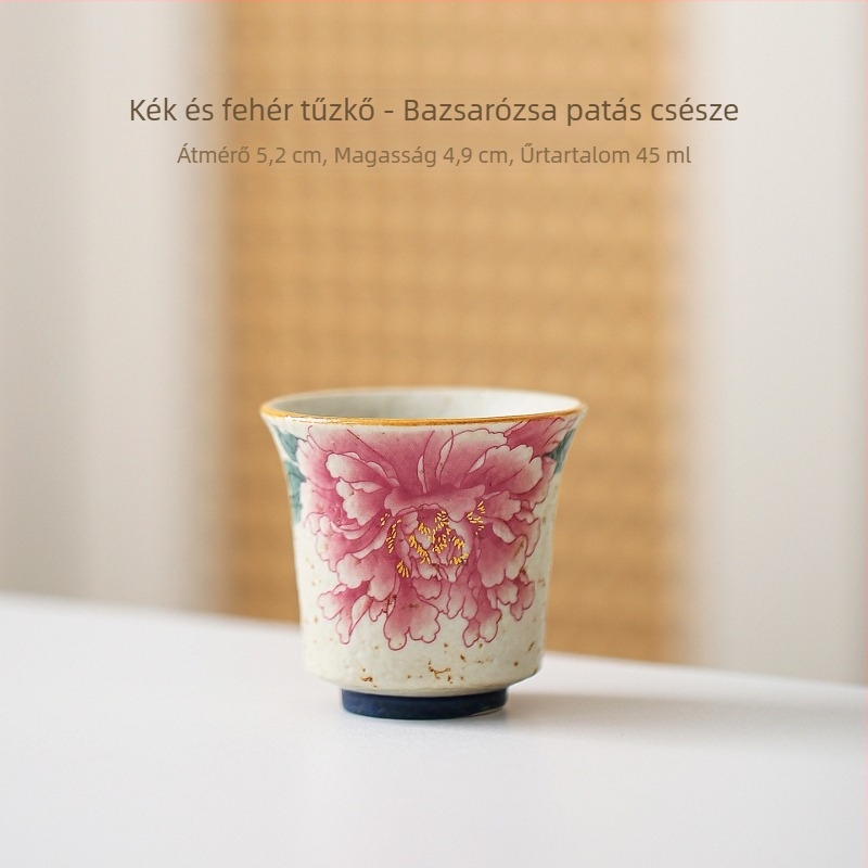 Kék‑fehér porcelán teáscsésze fekete tea számára, luxus, egy darab személyes használatra