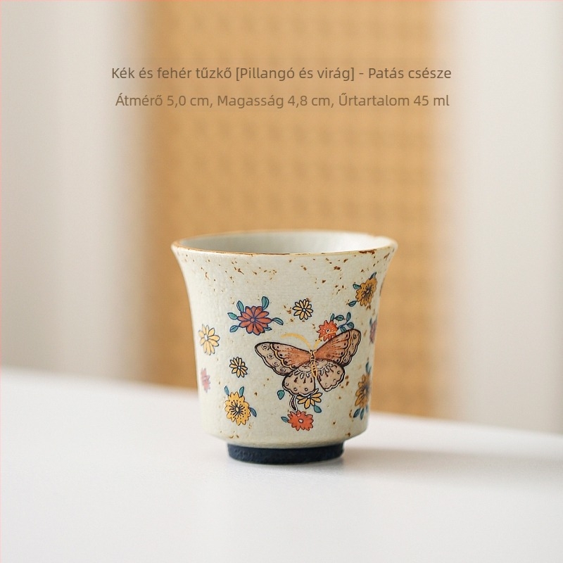 Kék‑fehér porcelán teáscsésze fekete tea számára, luxus, egy darab személyes használatra