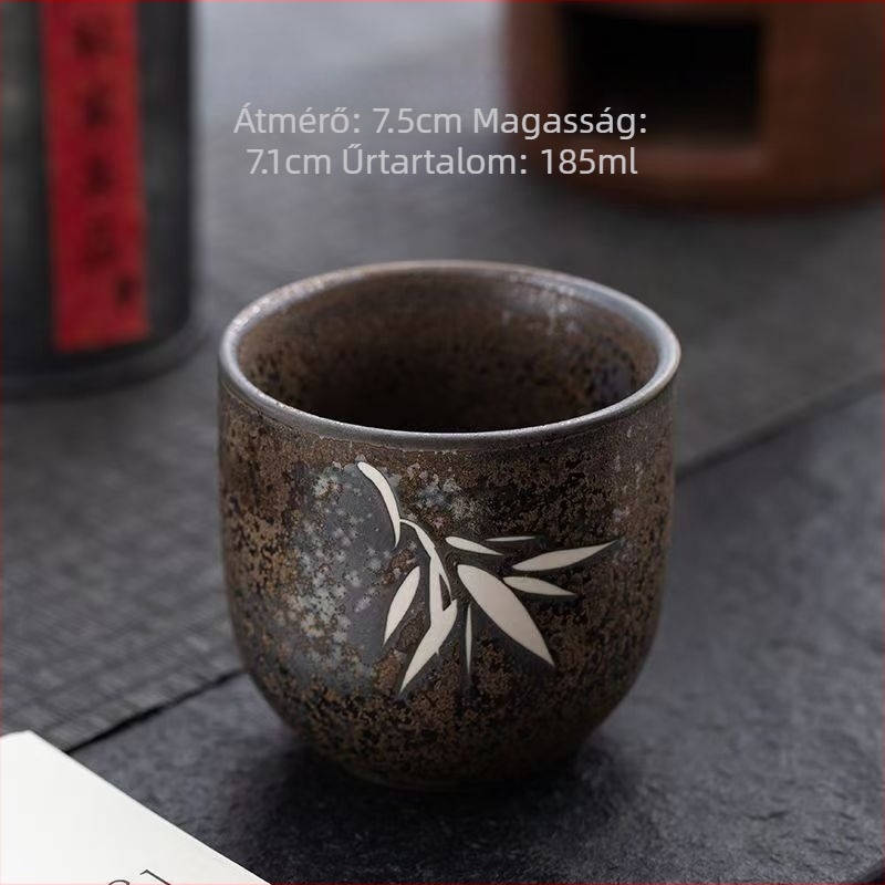 Japán stílusú kerámiás teáscsésze, kézzel festett, rusztikus mázzal, személyes használatra