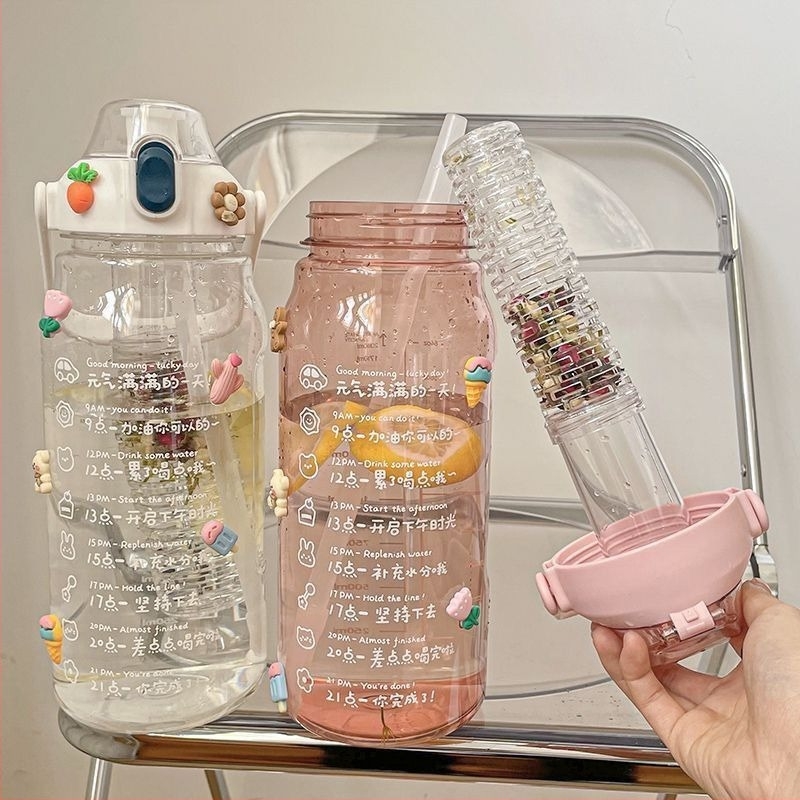 Nagy kapacitású szívószálas pohár, 2000 ml, nőies dizájn, tea–víz elválasztás, hőálló, mérőskálával