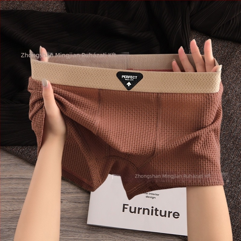 Férfi légáteresztő ice-silk boxeralsó, egyszínű, címke nélküli, bőrbarát és selymes tapintású.