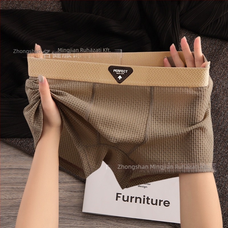 Férfi légáteresztő ice-silk boxeralsó, egyszínű, címke nélküli, bőrbarát és selymes tapintású.