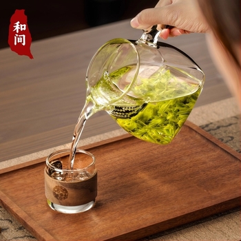 Vastagított hőálló üveg teásbögre hold alakú szűrővel és integrált tea-víz elválasztóval zöld teához