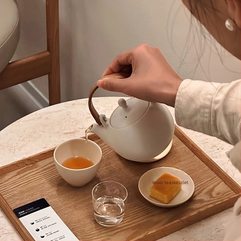 Modern kínai stílusú kerámiás teáskanna készlet ceremoniális teához – fehér porcelán matt felület, tartalmaz teáskannát, csészét és teás tálcát