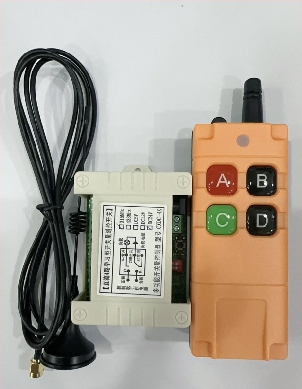 4 csatornás vezeték nélküli kapcsoló tanuló üzemmóddal, AC12V/24V/220V/380V feszültségekhez, ütésálló kivitel, 4 gomb, pillanatnyi működés