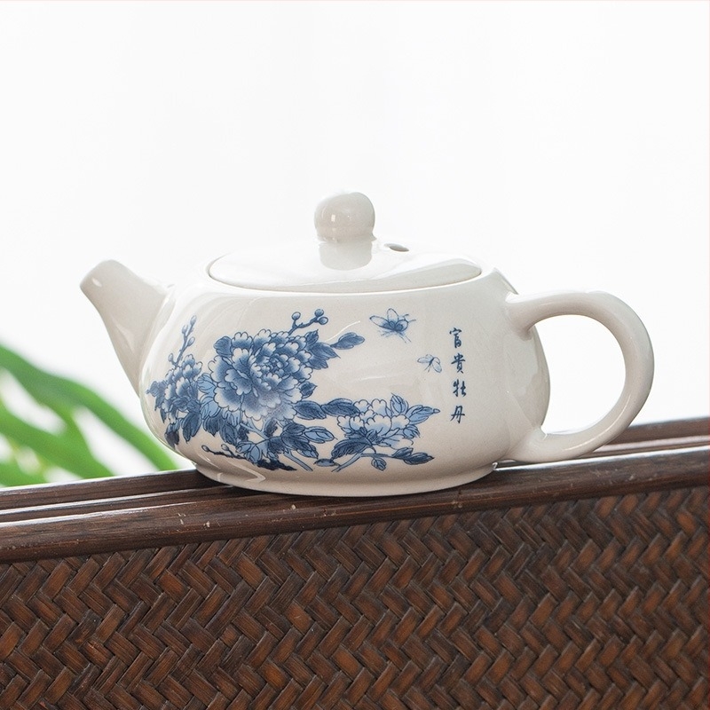 Kerámia teáskanna szűrővel, kézzel készített, szürke‑fehér porcelán, több méretben otthoni tea készítéséhez