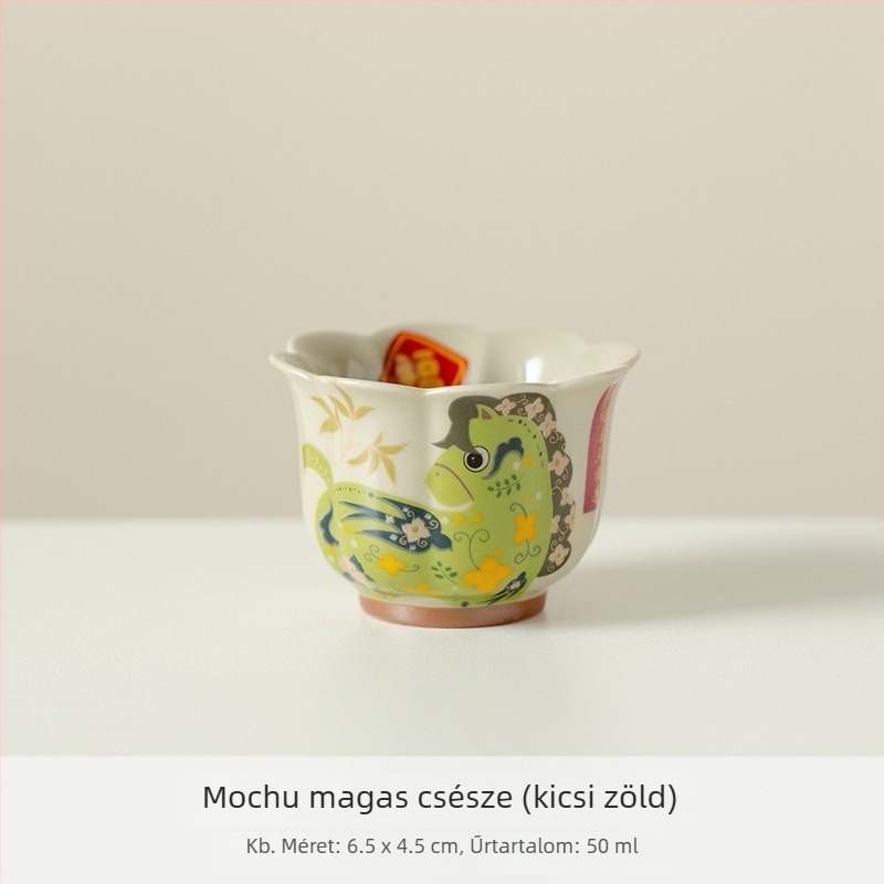 Két színű porcelán teáscsésze virág-szív motívummal és magas lábbal, otthoni délutáni teázáshoz