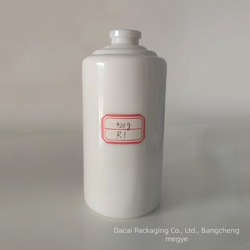 Moutai formájú üvegből készült borosüveg, tejfehér, széles nyak, 500 ml, selyem száj és fognyílás dizájn