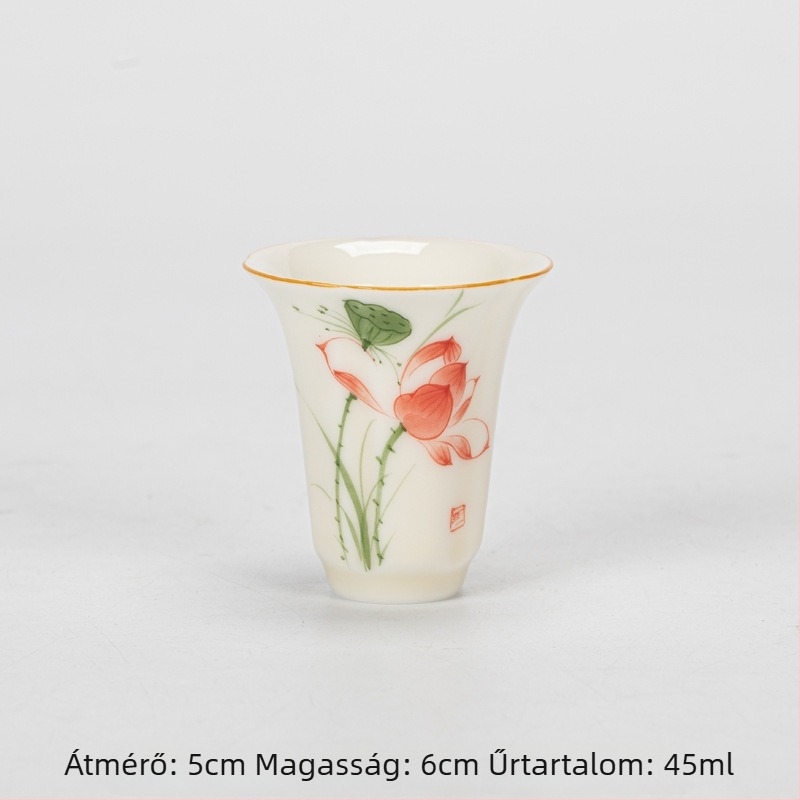 Méz-sárga aláglazúrral, kézzel festett virágsziromokkal készült kerámia teáscsésze Kung Fu teához – aromás teához lotus, barackvirág és liliom motívumokkal