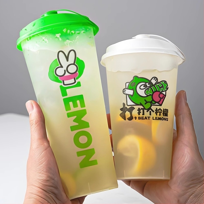 90 mm-es átmérőjű tejes-tea pohár fedővel, egyszer használatos, 500–700 ml, matt felület, injekciós formázású PP pohár