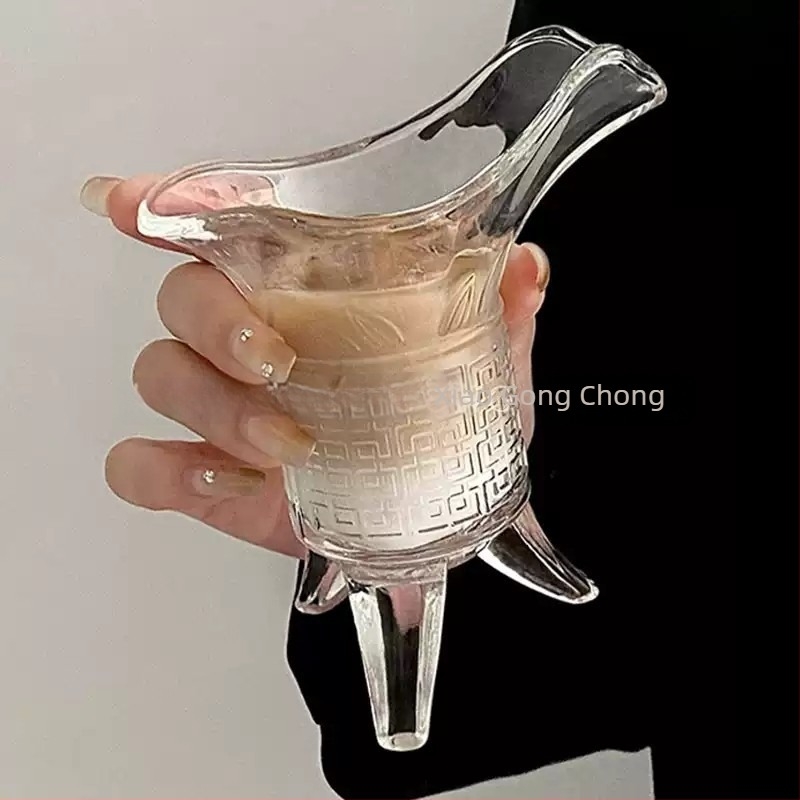 Qin Shihuang császári retro stílusú üvegpohár, háromlábú Jue – tej-teához vagy borhoz