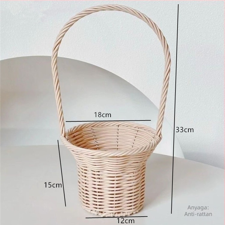 Kézzel szőtt virágtartó kosár rattanból, fűzfa- és bambuszanyagból, imitált rattan dizájnnal, virágkompozíciókhoz és ajándékokhoz.