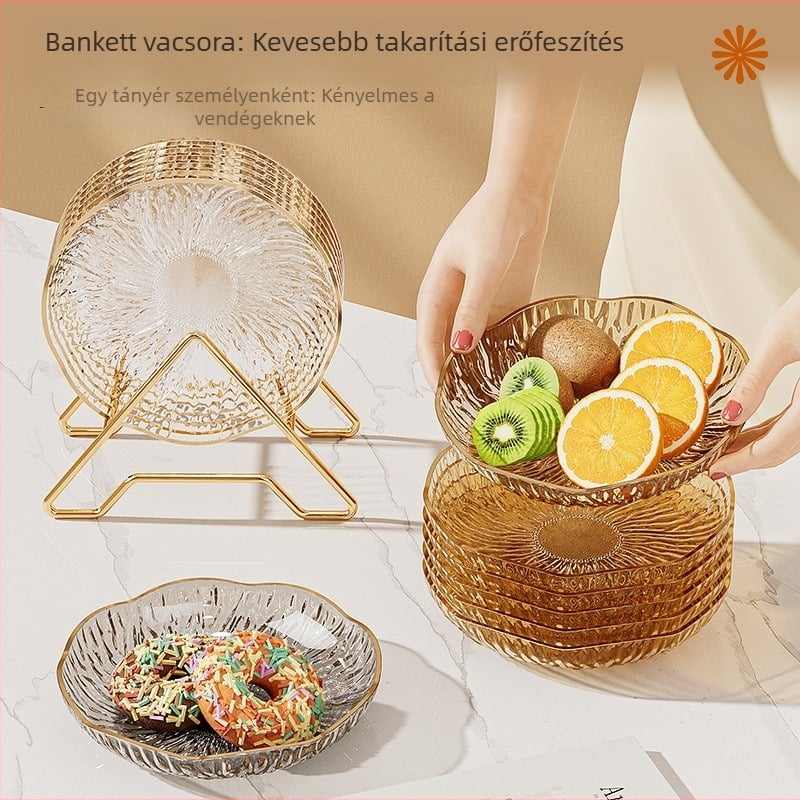 Műanyagból készült, aranyszegéllyel és virágmintával díszített snacktál, kis méretű gyümölcs- és desszerttál a nappaliba