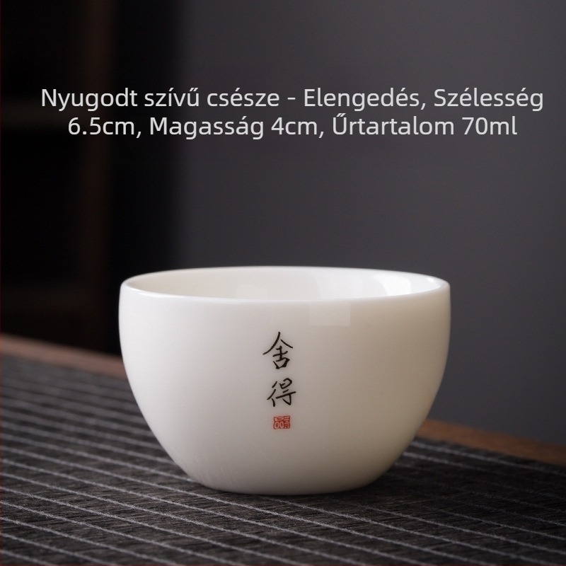 Egy teáscsésze fehér porcelánból, Zen felirattal, kínai stílusú vastag falú kerámia