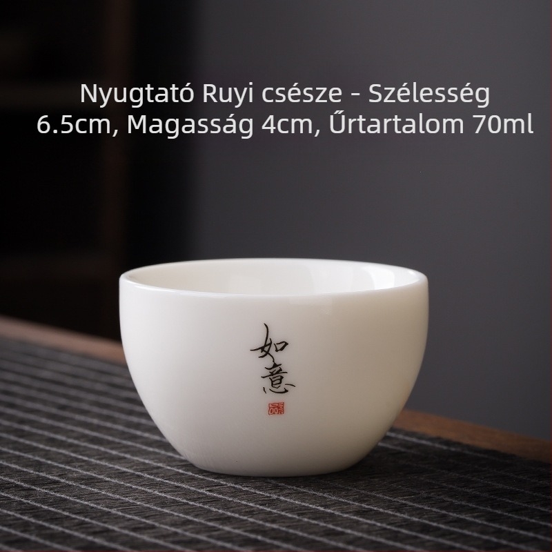 Egy teáscsésze fehér porcelánból, Zen felirattal, kínai stílusú vastag falú kerámia