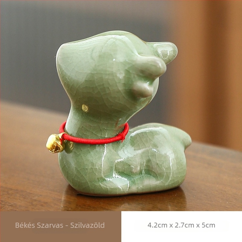 Yizi Cuki kínai tea-pet porcelán dísz – kis szarvas haranggal