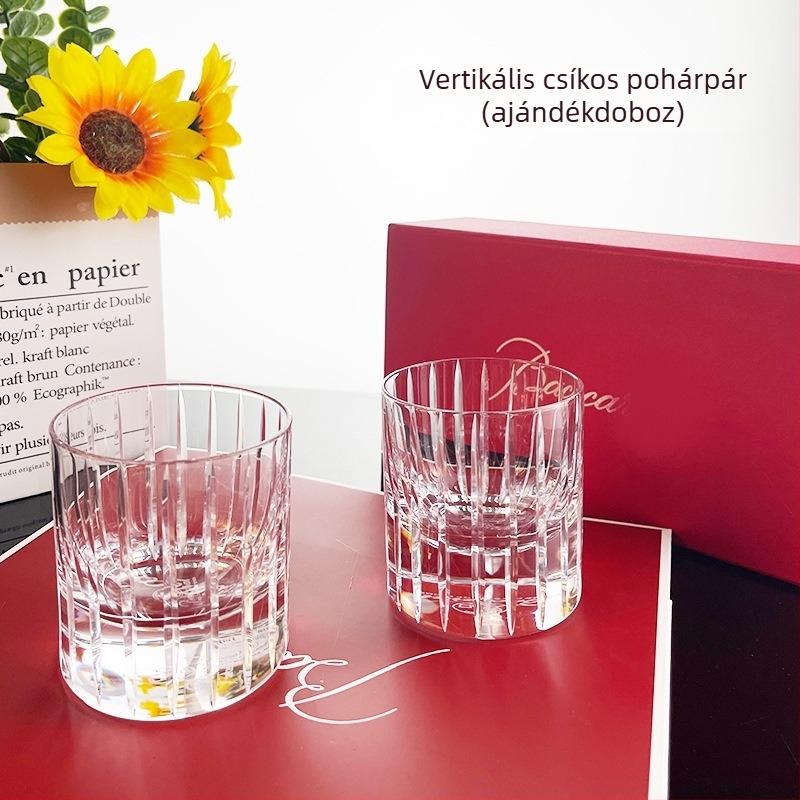 Whiskey pohár vastag kristályüvegből, gravírozott, 201-300 ml, díszdobozban