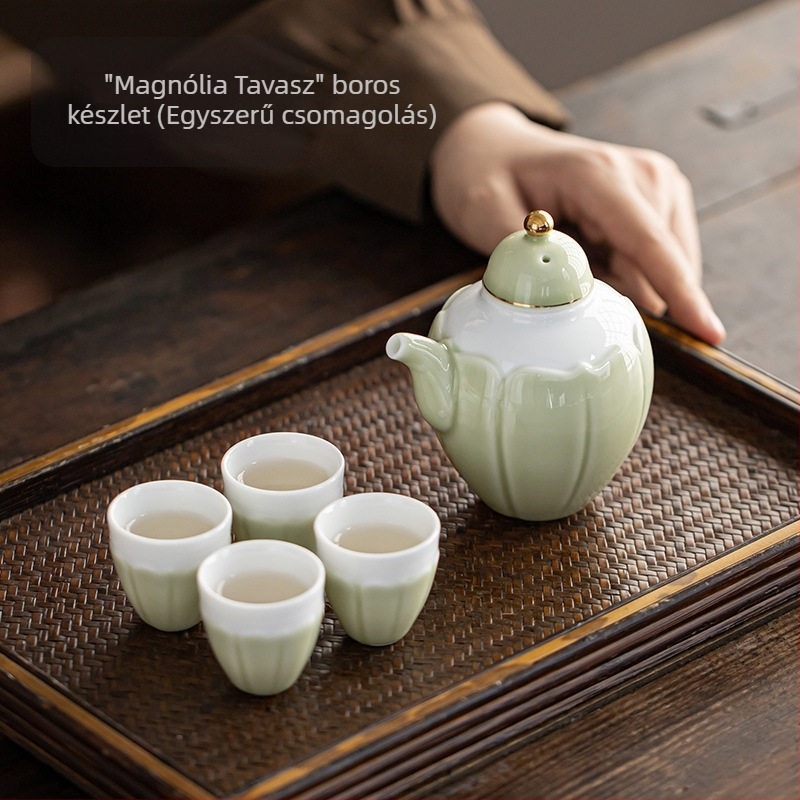Porcelánból készült japán stílusú kis borospohár készlet, porcelán likőr adagolóval és ajándékdobozban, retro stílus