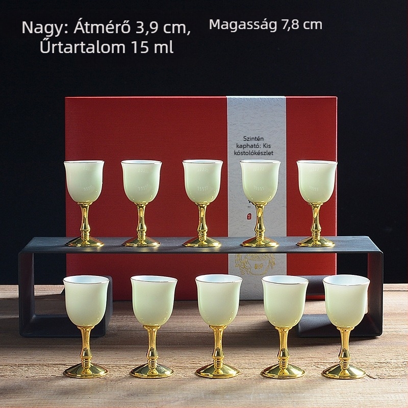 Fehér porcelán borkészlet antik stílusú adagolóval, kis pohárral és kerámia kancsóval – prémium ajándék otthonra