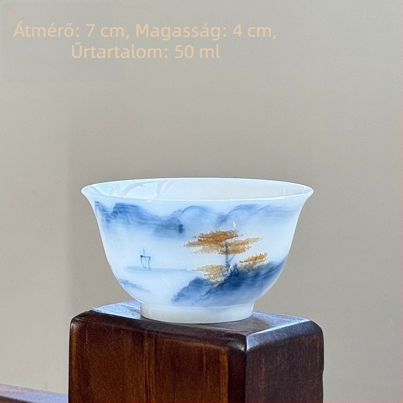 Kis porcelán teáscsésze, egyszerű stílus, kézzel festett aláglazúros színekkel, otthoni használatra