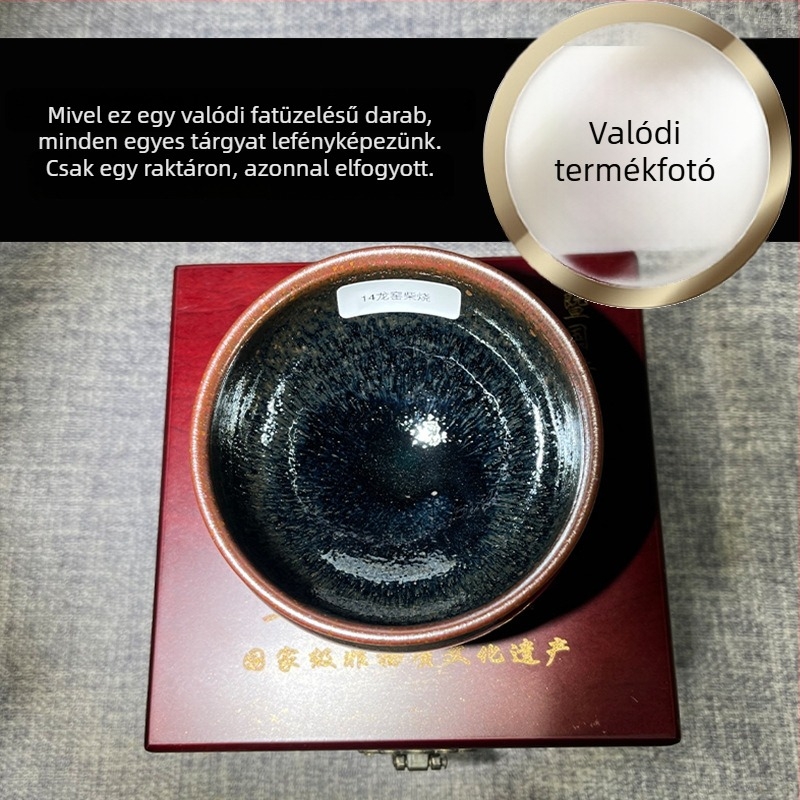 Kézzel készített porcelán teáscsésze, fatüzelésű kemencében kiégetve, magas hőmérsékleten, ajándékba ideális