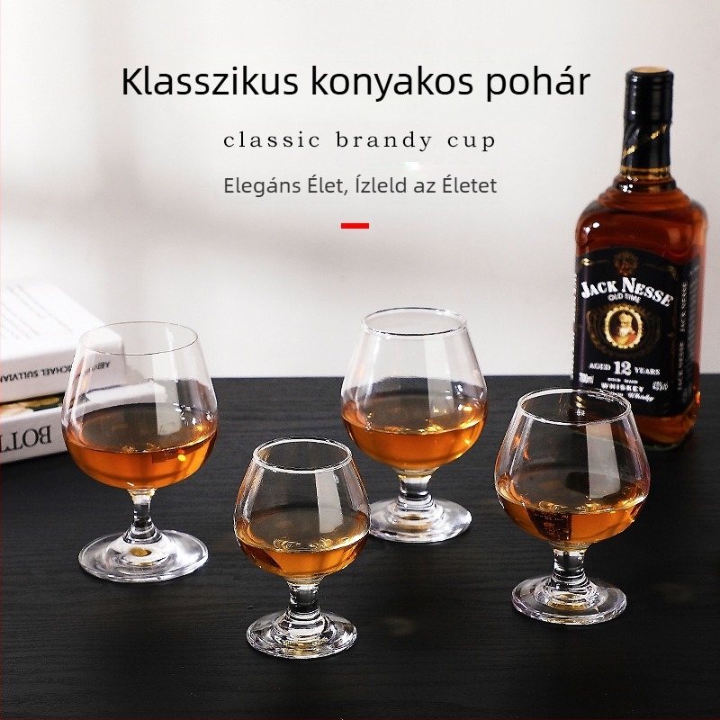 Európai stílusú kristálybrandypohár, rövid lábú, kis méretű, borhoz és szeszes italokhoz