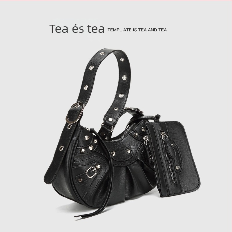Női PU keresztpántos crossbody táska, plisírozott félhold formájú, retro szegecses stílus