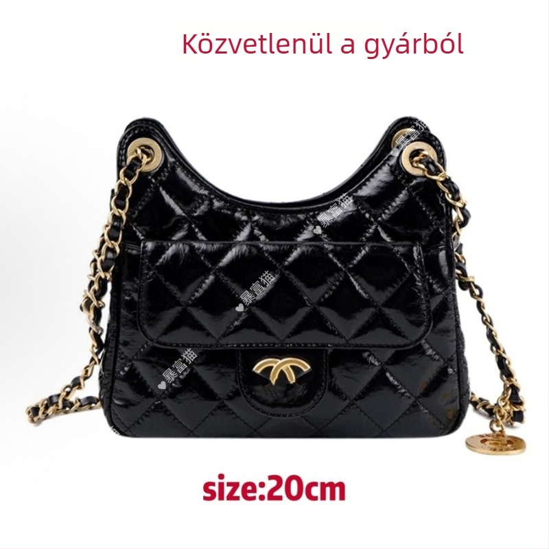 Valódi bőr quiltelt hobo táska láncos pánttal, mindennapi használatra, közepes méret