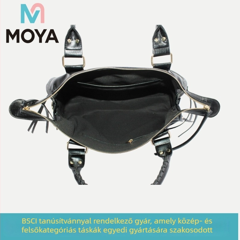 Női táska lakkozott bőrhatású felülettel és bojt díszítéssel, nagy kapacitás