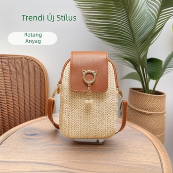 Szalmából készült telefon-táska gyöngyös bojtollal, fedeles kivitelű, női kis crossbody táska