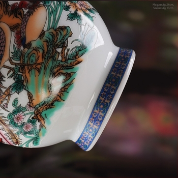 Jingdezhen kerámia borosüveg, fénylő, zárt díszfigura, 0,75 kg