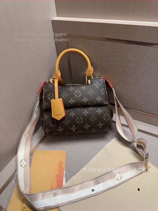 Női Boston párnás táska háromszínű fehér dizájnnal, vállon átívelő crossbody, PU anyag, közepes méret, retro nyomtatás, őszi 2025.