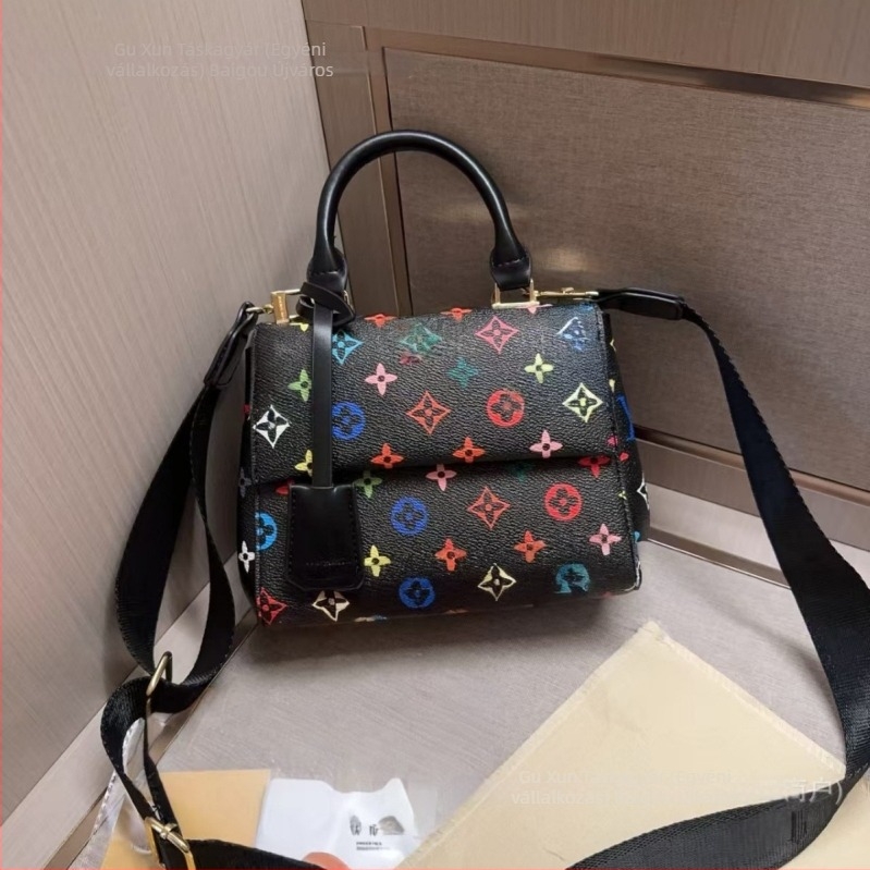 Női Boston párnás táska háromszínű fehér dizájnnal, vállon átívelő crossbody, PU anyag, közepes méret, retro nyomtatás, őszi 2025.