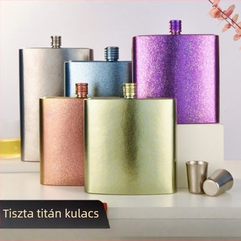 Hordozható tiszta titán borosflaska, 2,5 kg, hordó stílusú kialakítás, otthoni használatra.