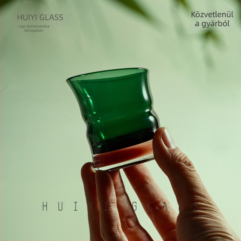 Kínai stílusú bambusz mintás szaké- és tea készlet kristályüveggel, elegáns otthoni használatra