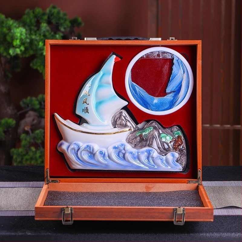 Jingdezhen zománcozott kerámia borosüveg Smooth Sailing mintával, 2.5 kg, ajándékdoboz, otthoni dekoráció.