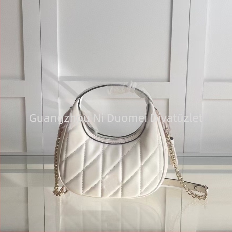 Női félhold alakú táska mini lánccal, gyémántmintás quilting, 3D gyűrű, kézi, vállon vagy crossbody