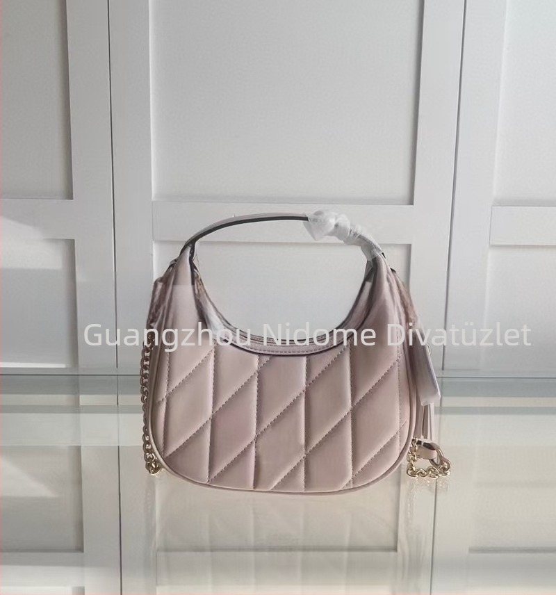 Női félhold alakú táska mini lánccal, gyémántmintás quilting, 3D gyűrű, kézi, vállon vagy crossbody