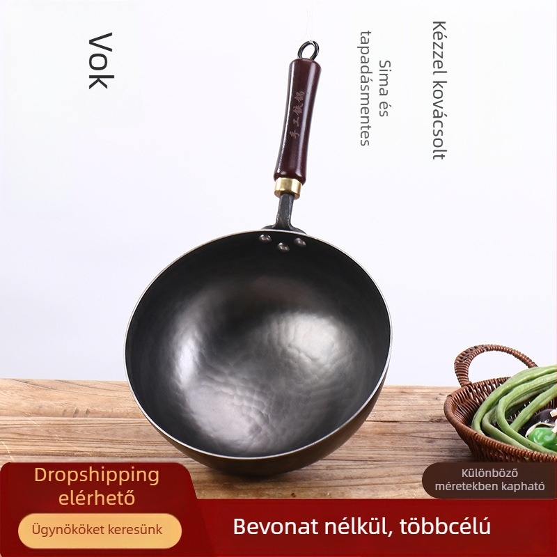 Kézzel kovácsolt vasból készült tejesfazék, fa fogantyúval, tükrös felülettel, bevonat nélkül, főzéshez és tojás sütéséhez
