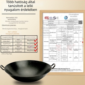 Kétfülű öntöttvas edény otthoni használatra, hagyományos vidéki fatüzelésű konyhához.
