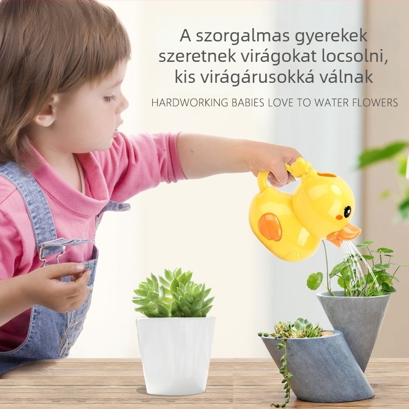 Szép kis sárga kacsa fürdőjáték permetezővel és öntöző kannával gyerekeknek